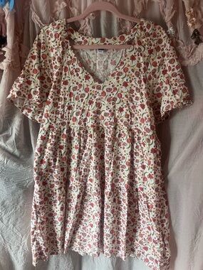 Old Navy Women’s Floral V-Neck Babydoll Top - White with orange and green print